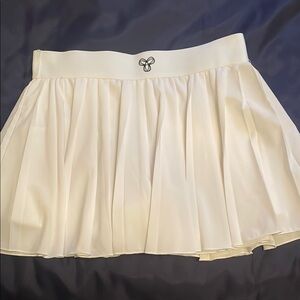 Aritzia TNaction White Pleated Mini Skirt Skort Tennis TNA With Shorts